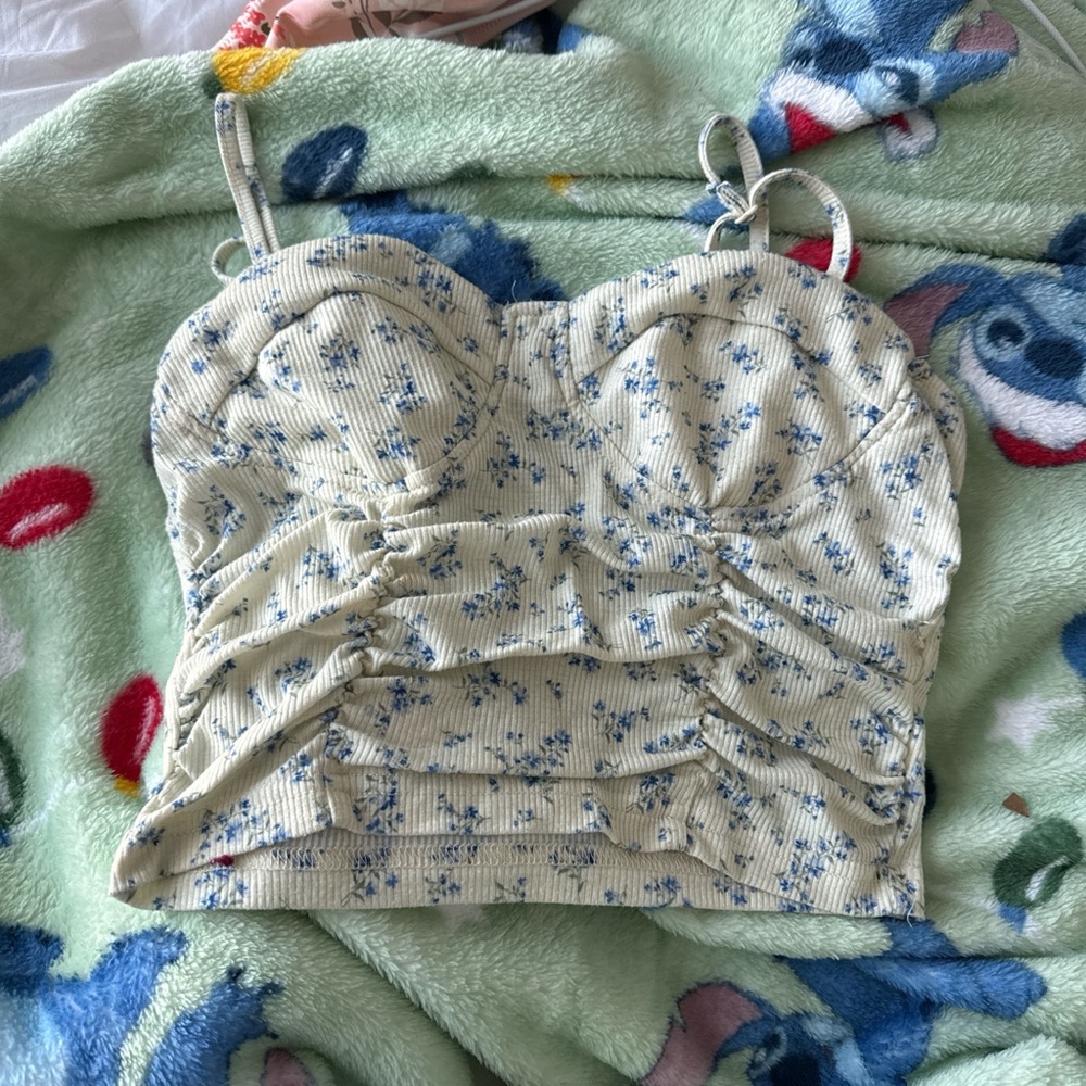 SHEIN Cream and Blue Floral Ruched Crop Top